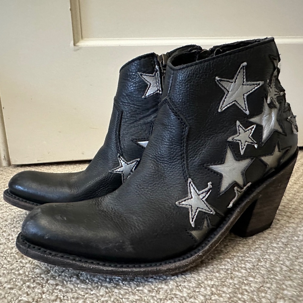 BNWOT Liberty Black Cowboy Booties!  Size 6  MAKE AN OFFER!